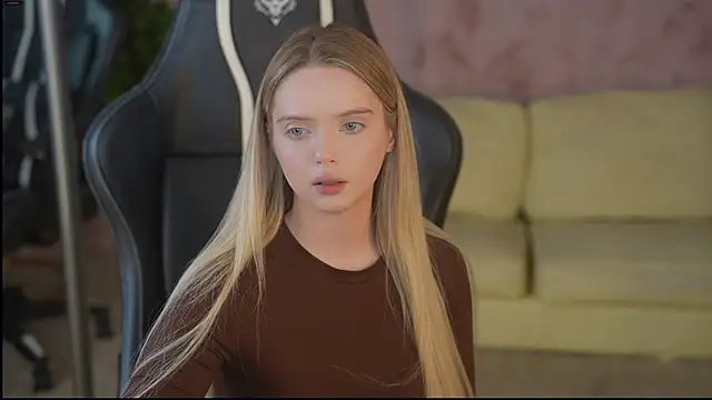 Snapshot of Cassy-Celestial_ chatting on 11/04/25, 08:40 Cassy-Celestial online show from 11/04/25, 08:40