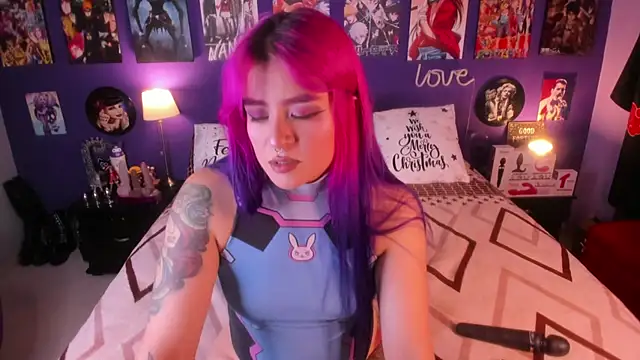 anne cross online show from 11/25/25, 08:42