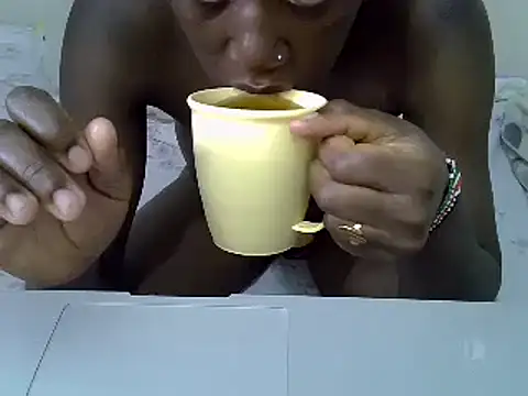 Snapshot of pretty_alma20 chatting on 03/04/25, 10:13 pretty alma20 online show from 03/04/25, 10:13