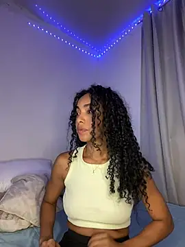 Snapshot of nicoleebony1 chatting on 02/27/25, 10:42 nicoleebony1 online show from 02/27/25, 10:42