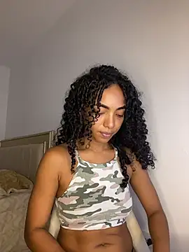 Snapshot of nicoleebony1 chatting on 12/04/25, 07:57 nicoleebony1 online show from 12/04/25, 07:57