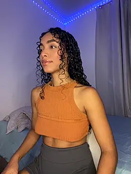 Snapshot of nicoleebony1 chatting on 09/19/25, 04:55 nicoleebony1 online show from 09/19/25, 04:55