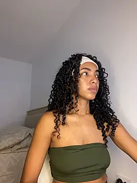 Snapshot of nicoleebony1 chatting on 01/12/26, 08:36 nicoleebony1 online show from 01/12/26, 08:36