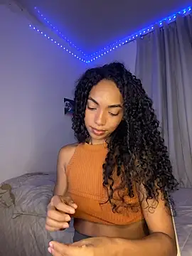 Snapshot of nicoleebony1 chatting on 10/29/25, 07:57 nicoleebony1 online show from 10/29/25, 07:57