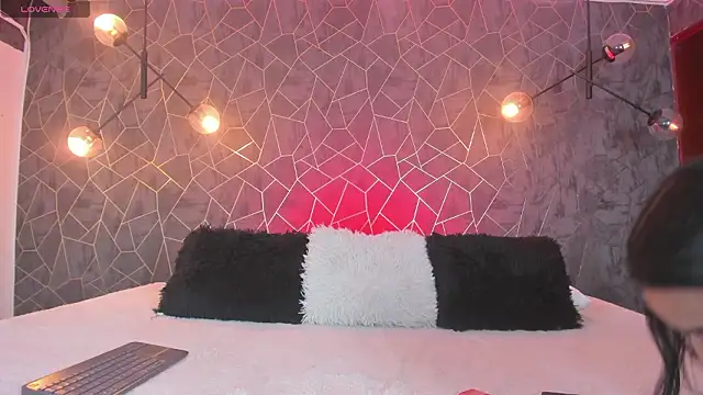 leigh-angels online show from 02/26/26, 07:47