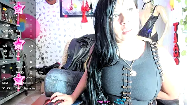 Snapshot of Erlinda-engel chatting on 11/09/25, 01:04 Erlinda-engel online show from 11/09/25, 01:04