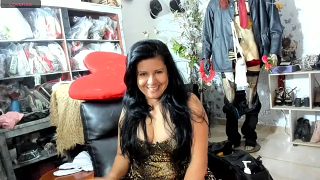 Snapshot of Erlinda-engel chatting on 05/28/26, 11:38 Erlinda-engel online show from 05/28/26, 11:38