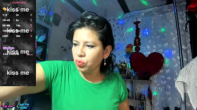 Snapshot of Erlinda-engel chatting on 07/04/26, 12:21 Erlinda-engel online show from 07/04/26, 12:21