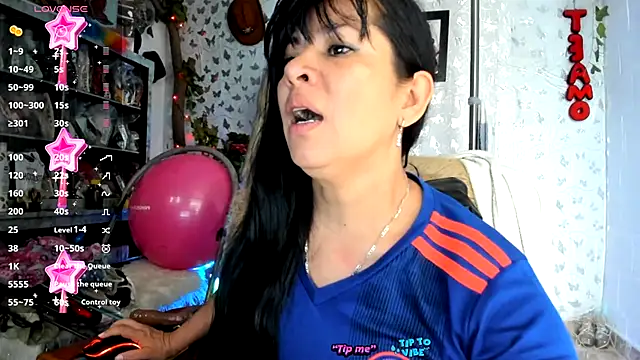 Snapshot of Erlinda-engel chatting on 11/13/25, 12:31 Erlinda-engel online show from 11/13/25, 12:31