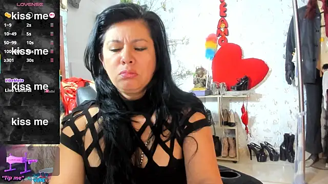 Snapshot of Erlinda-engel chatting on 06/26/26, 12:00 Erlinda-engel online show from 06/26/26, 12:00
