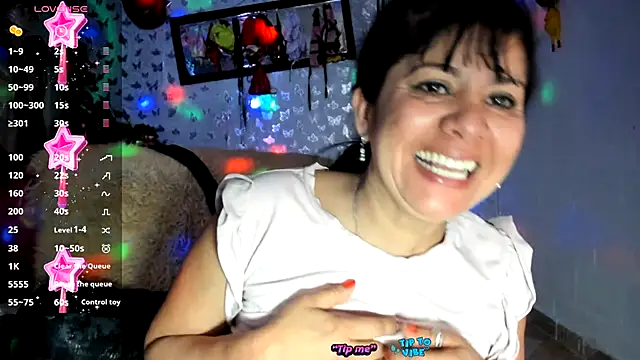 Snapshot of Erlinda-engel chatting on 12/01/25, 01:01 Erlinda-engel online show from 12/01/25, 01:01