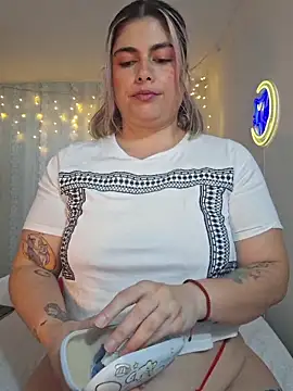 Juliietha servas online show from 03/05/26, 09:43