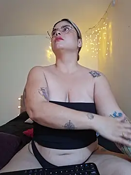 Juliietha servas online show from 02/08/26, 11:24