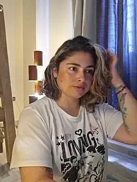 Juliietha servas online show from 04/05/26, 05:30