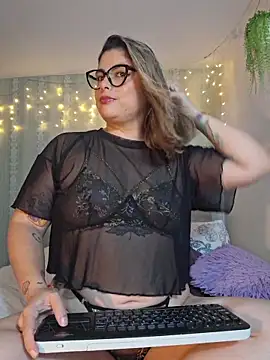 Snapshot of Juliietha_servas chatting on 05/27/26, 11:45 Juliietha servas online show from 05/27/26, 11:45