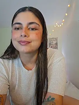 Juliietha servas online show from 10/24/25, 01:48