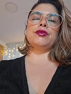 Juliietha servas online show from 03/23/26, 10:09