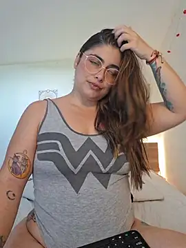 Juliietha servas online show from 10/13/25, 09:49