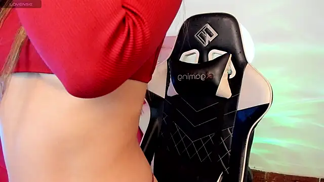 little jade online show from 11/18/25, 10:24