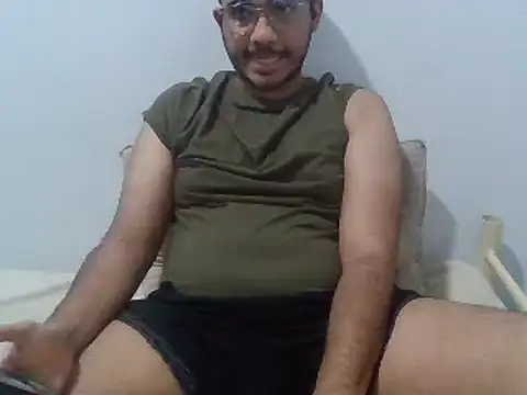 Snapshot of alesssterling chatting on 11/13/25, 05:39 alesssterling online show from 11/13/25, 05:39