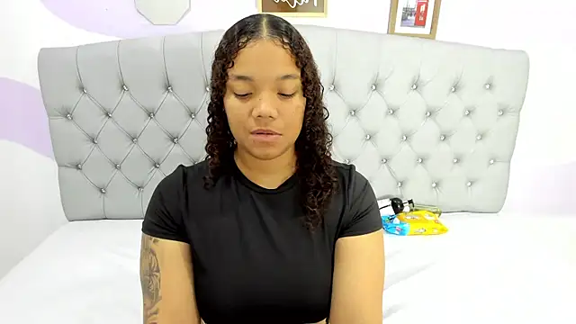 BRIYITHMENA online show from 10/30/25, 01:37