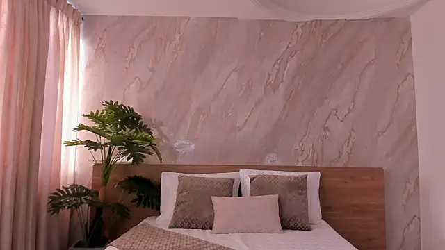 emily hunter12 online show from 12/15/25, 12:55