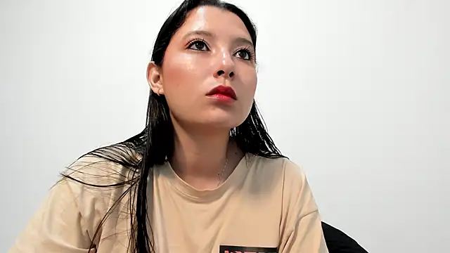 cami-01 online show from 11/13/25, 08:35