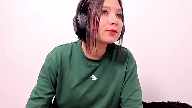 cami-01 online show from 10/11/25, 09:05