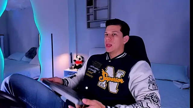 MarcoSullivan online show from 11/28/25, 02:06