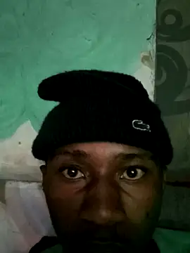 Snapshot of HandsomeBuoyy21 chatting on 04/04/26, 10:05 HandsomeBuoyy21 online show from 04/04/26, 10:05