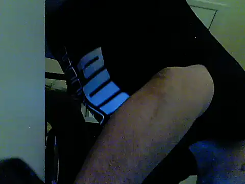 Snapshot of oopsxx chatting on 02/27/25, 10:31 oopsxx online show from 02/27/25, 10:31