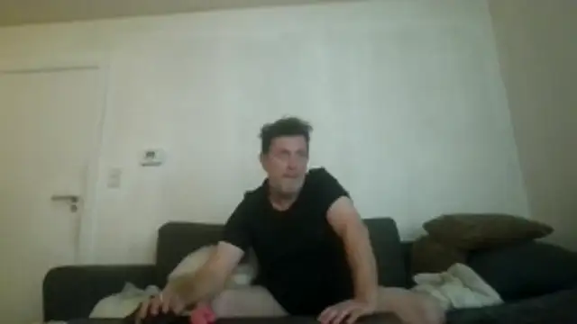 Snapshot of oopsxx chatting on 04/14/26, 05:34 oopsxx online show from 04/14/26, 05:34