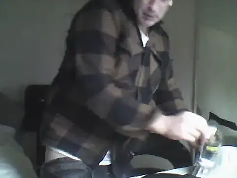 Snapshot of oopsxx chatting on 01/17/25, 02:28 oopsxx online show from 01/17/25, 02:28