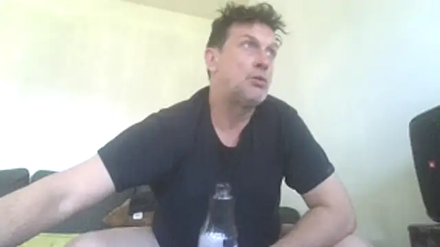 Snapshot of oopsxx chatting on 03/28/26, 01:56 oopsxx online show from 03/28/26, 01:56