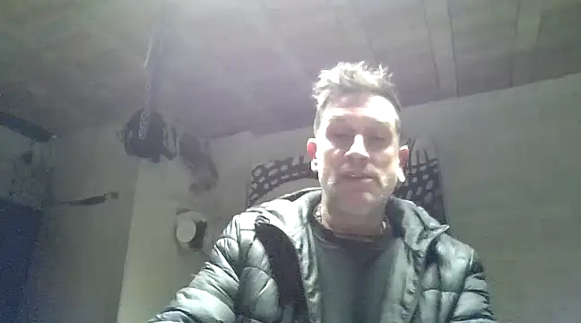 Snapshot of oopsxx chatting on 01/29/25, 02:30 oopsxx online show from 01/29/25, 02:30