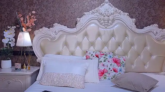 OliveWilson online show from 12/19/25, 07:44