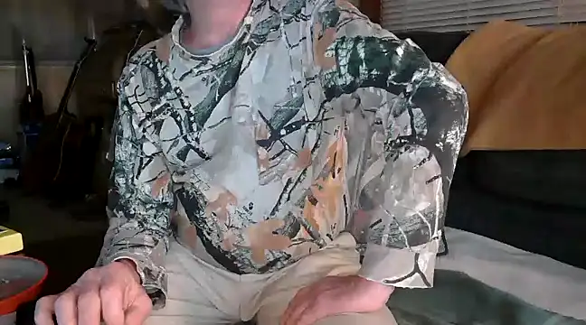 Snapshot of Bramro409 chatting on 02/23/25, 01:35 Bramro409 online show from 02/23/25, 01:35