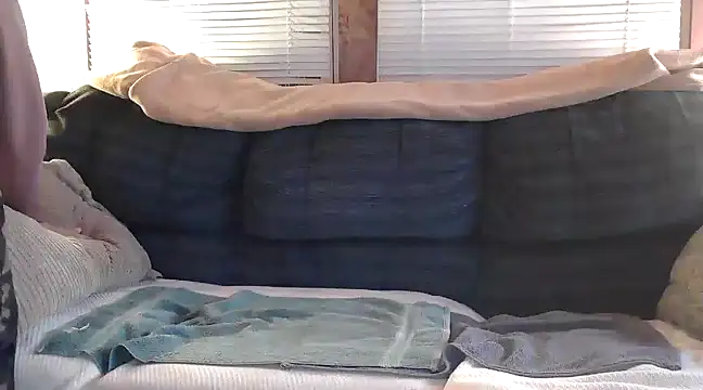 Snapshot of Bramro409 chatting on 02/16/25, 02:20 Bramro409 online show from 02/16/25, 02:20