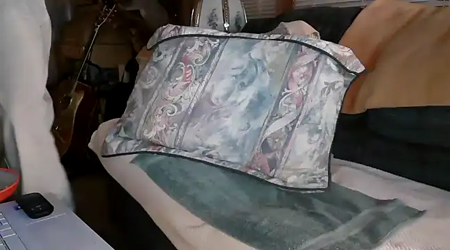 Snapshot of Bramro409 chatting on 02/28/25, 02:09 Bramro409 online show from 02/28/25, 02:09