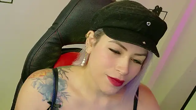 Natalia Montoya online show from 04/07/26, 01:40