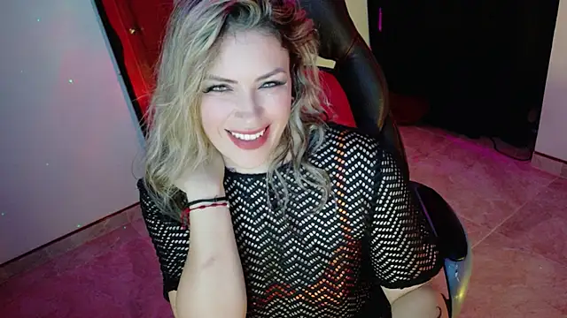 Natalia Montoya online show from 11/24/25, 01:38