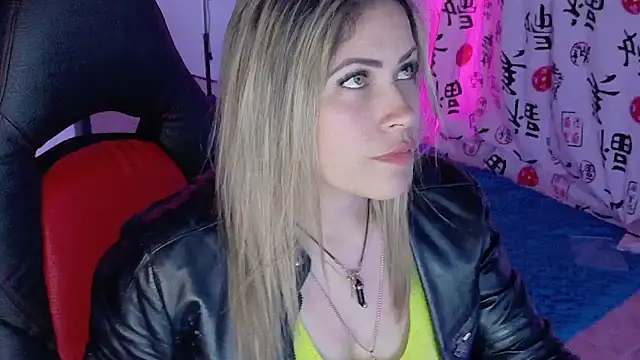 Natalia Montoya online show from 10/22/25, 12:21