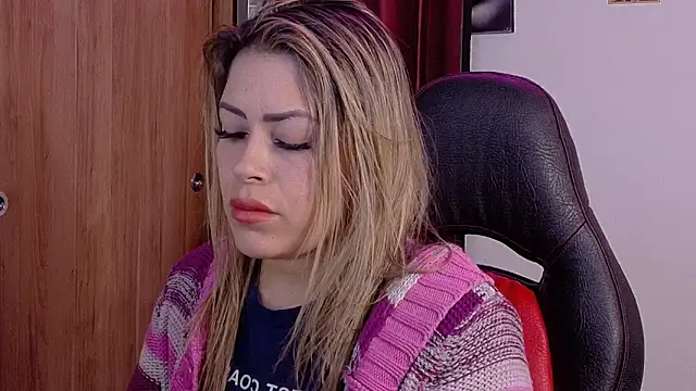 Natalia Montoya online show from 10/08/25, 05:42