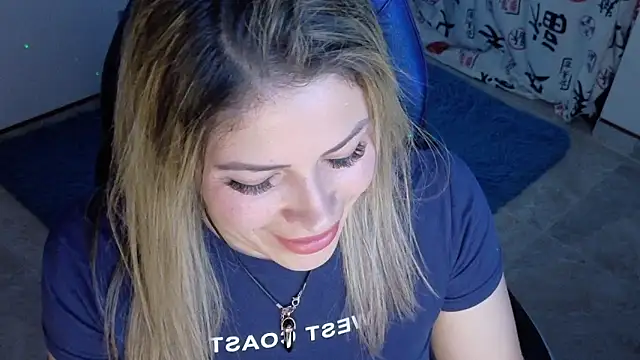 Natalia Montoya online show from 10/19/25, 12:46