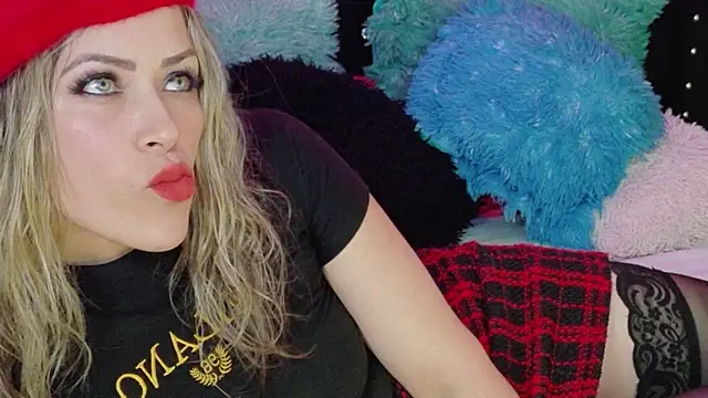 Natalia Montoya online show from 12/03/25, 01:17