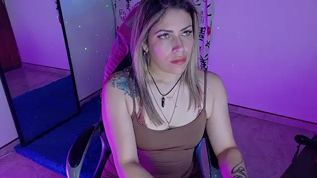 Natalia Montoya online show from 10/20/25, 03:08