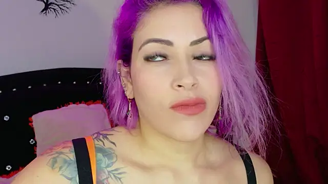 Natalia Montoya online show from 05/18/26, 04:29