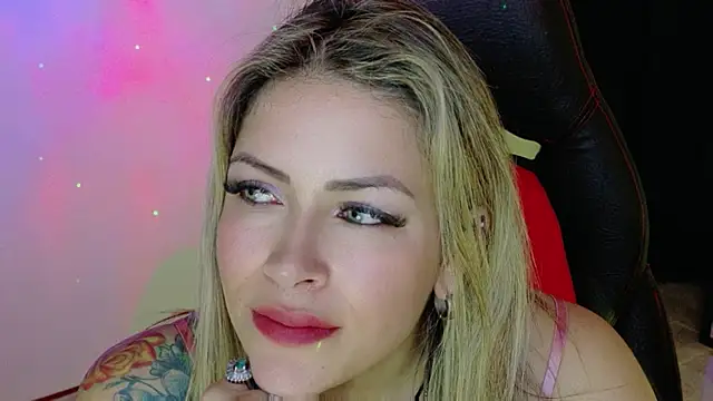 Natalia Montoya online show from 11/26/25, 09:15