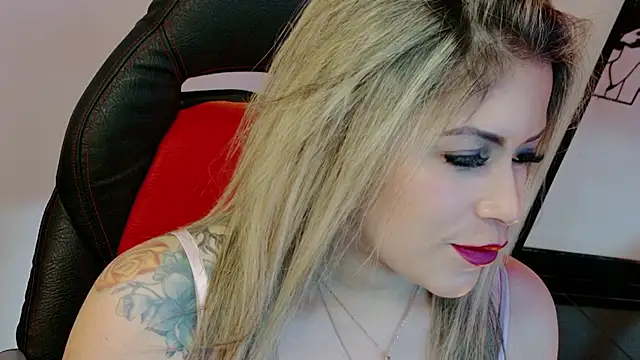 Natalia Montoya online show from 01/13/26, 12:15