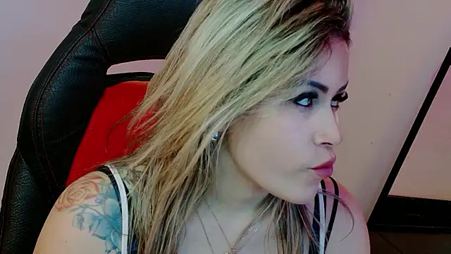 Natalia Montoya online show from 01/12/26, 05:14